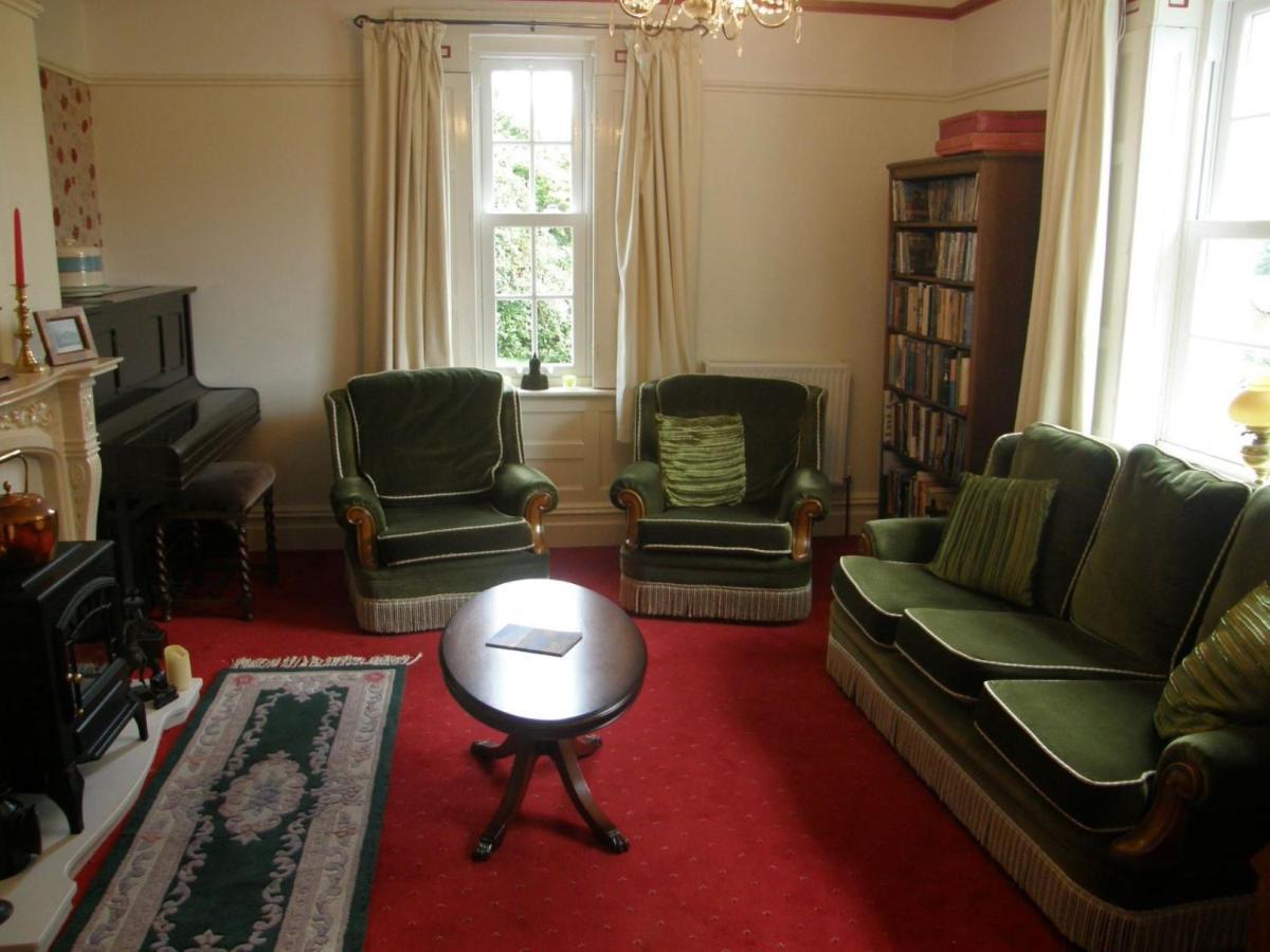 ホテル The Old Vicarage Llangurig エクステリア 写真